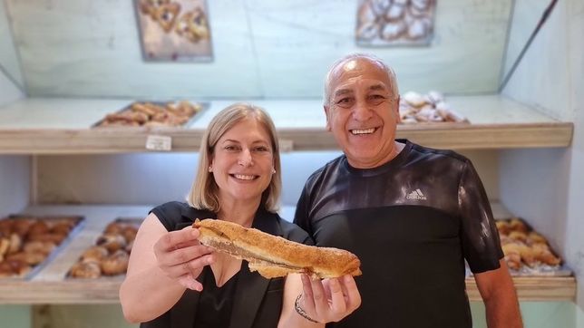 La vicegobernadora Scaglia en una visita a una panadería de ciudad de Santa Fe.
