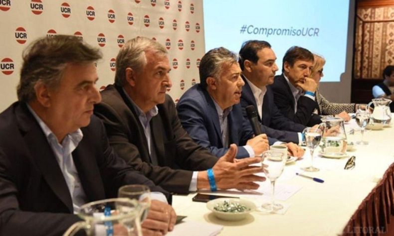 Cambiemos cena radicales Cambiemos cena radicales