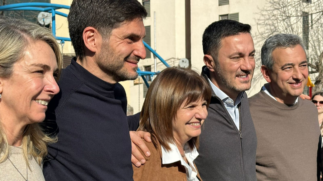 bullrich en santa fe: codo a codo con pullaro por los votos de larreta
