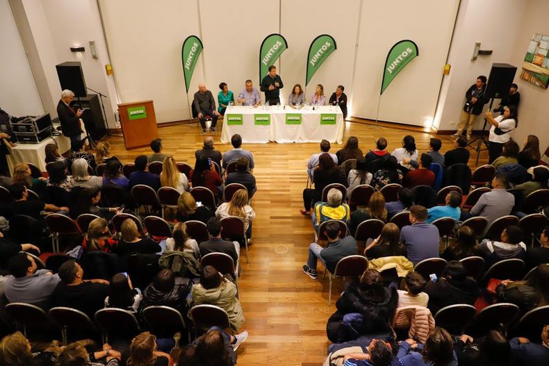 Weretilneck reunió a la tropa en un reconocido hotel barilochense.