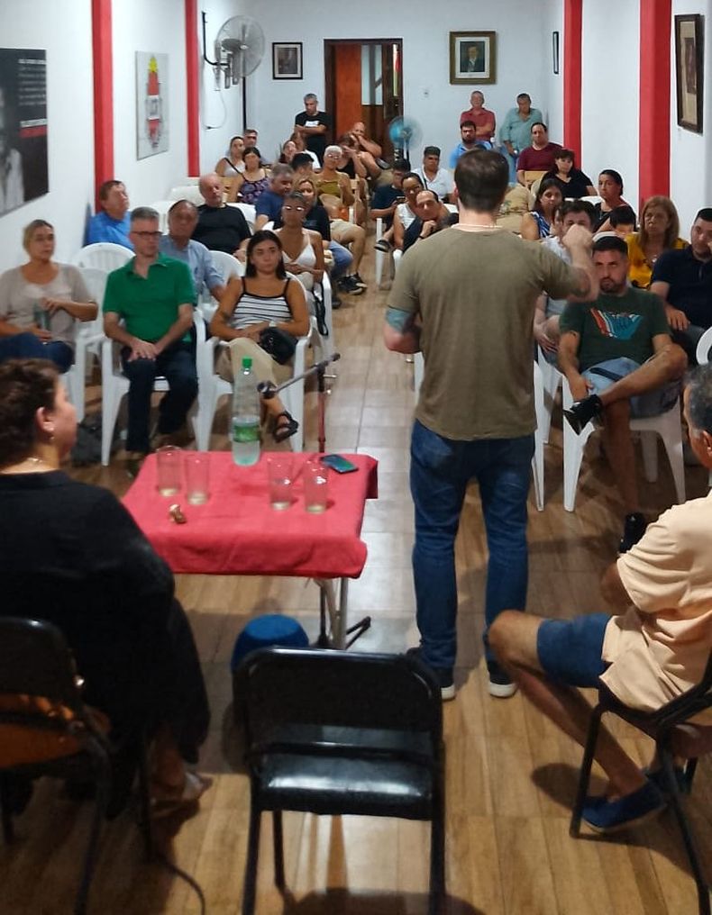 Francisco Azcué comenzó el trabaja para alinear a la UCR de Concordia en su camino a la conducción del Comité provincial de Entre Rios. 