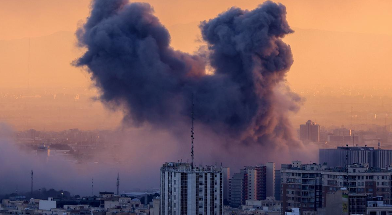 Teherán no tiene tregua bajo el fuego de Estados Unidos e Israel (foto: Atta Kenare/AFP/Getty Images). &nbsp;