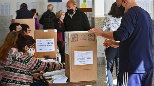 voto santa fe: con dos sistemas, demoras y baja asistencia