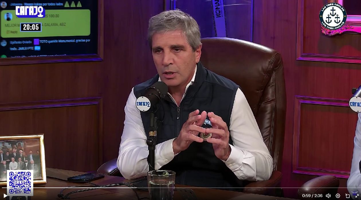 Toto Caputo defendió el plan y la política sobre el dólar