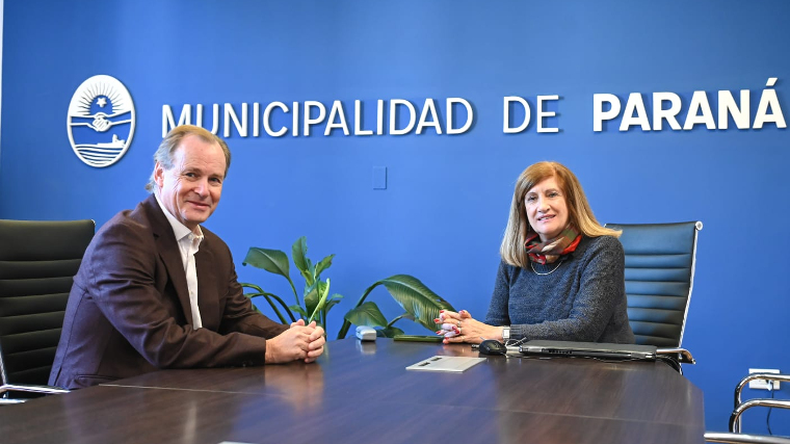 Gustavo Bordet y Rosario Romero juntos, en el despacho de la intendenta de Paraná.