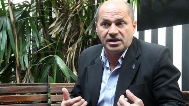 La contradictoria relación de intendente kirchnerista con el monopolio Clarín