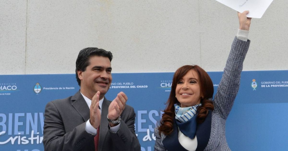 Con la bendici n de CFK Capitanich arma su tribuna de lanzamiento