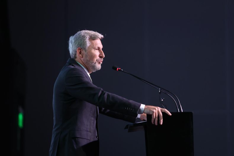 Rogelio Frigerio en la cumbre del CFI.