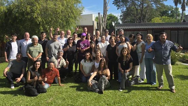 Roque Fleitas e Ignacio Cabrera, en una acto en Nogoyá, Entre Ríos, el fin de semana pasado, junto a la dirigencia y la militancia provincial.