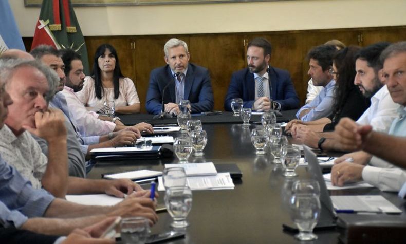 Rogelio Frigerio encabezó junto a Francisco Azcué una reunión de gabinete en Concordia.