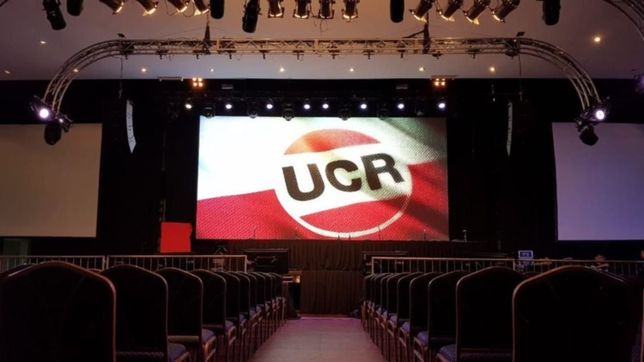 la ucr creara un grupo de los seis para negociar con la casa rosada