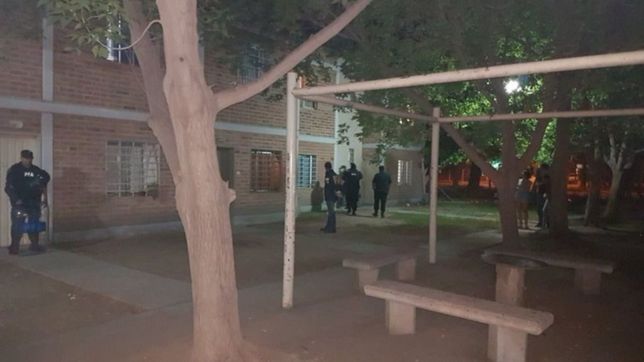 rio negro: repudio por allanamiento irregular a una residencia universitaria