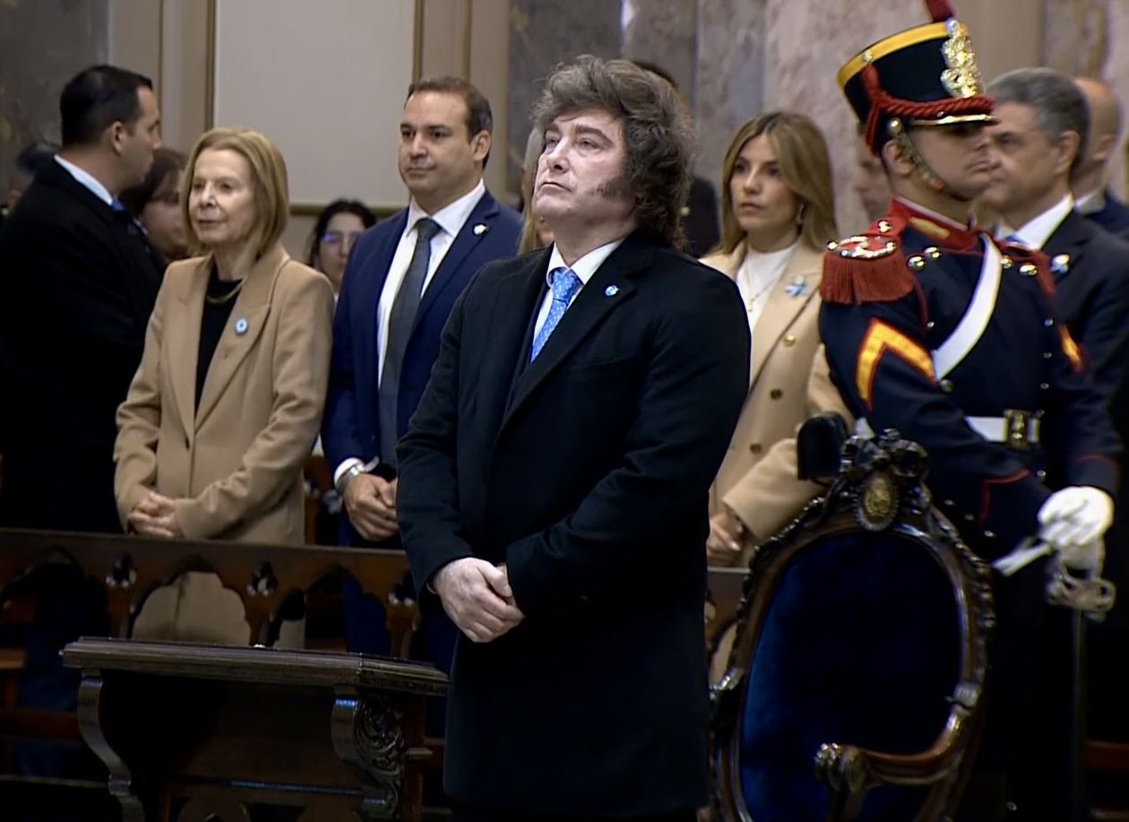Javier Milei, en penitencia en el tedeum del 25 de Mayo.