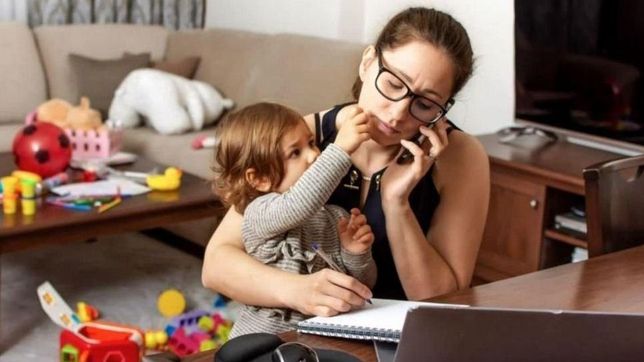 las tareas de cuidado se meten en el presupuesto 2023 de perotti