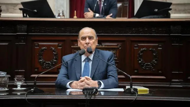 Guillermo Francos al brindar su informe de gestión. 