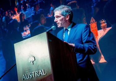 Secretismo, voto calificado y reelección en la universidad del Opus Dei