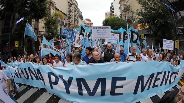 Pymes al borde de los despidos en la era Javier Milei