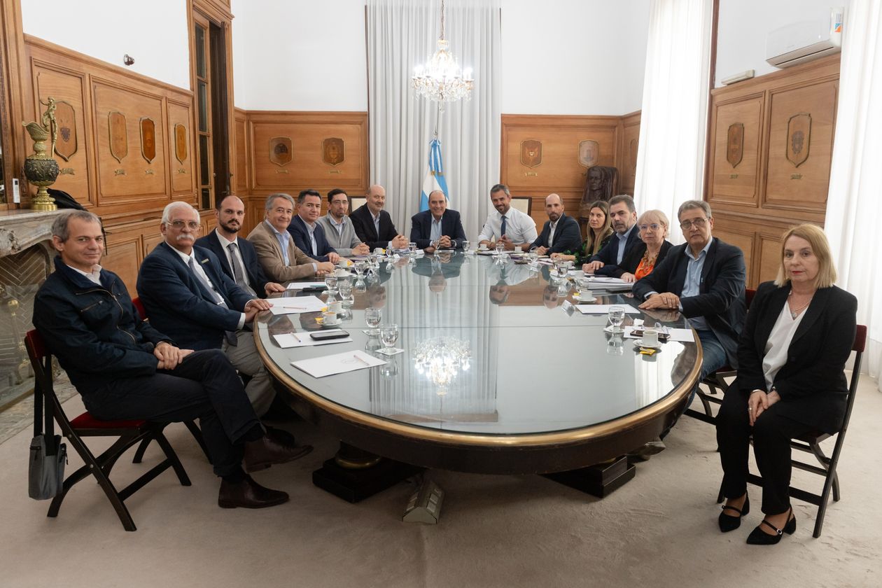 Reunión entre el gobierno y la oposición dialoguista.