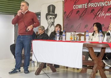 El intendente de&nbsp;Villa Urquiza,&nbsp;Manuel Tennen, anunció su candidatura por la intendencia de&nbsp;Paraná.