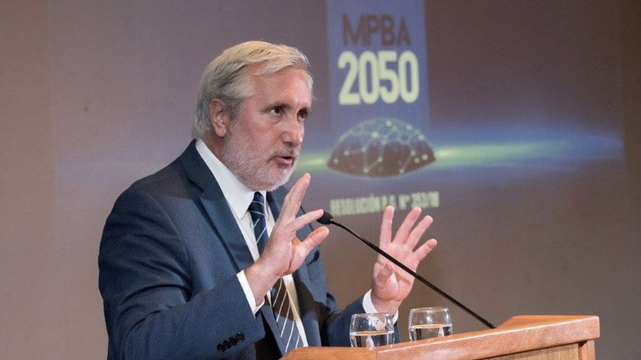 Conte Grand presentó un plan que no podrá aplicar por falta de fondos