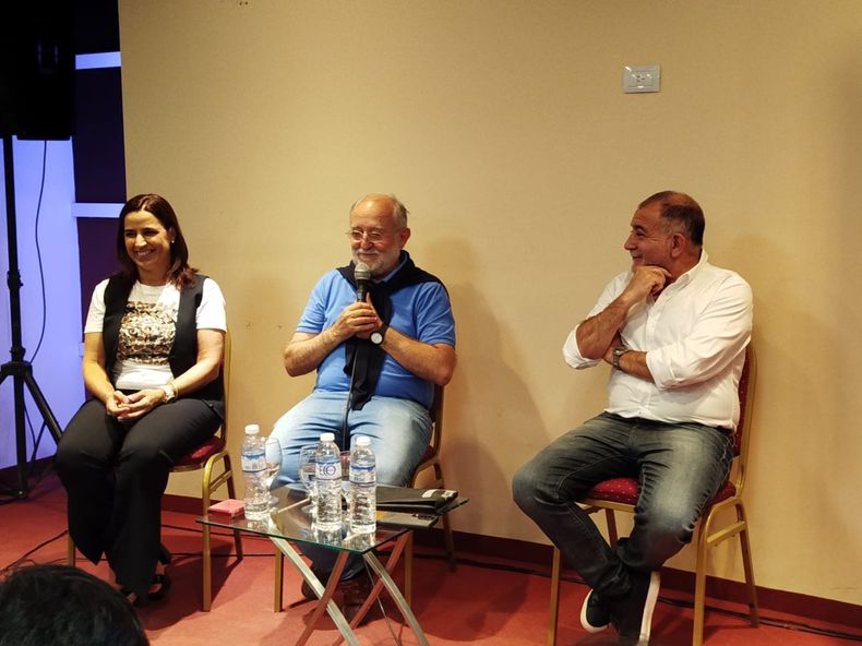 Soledad Carrizo de la UCR, Aurelio García Elorrio de Encuentro Vecinal y Luis Juez del Frente Cívico, referentes opositores al peronismo de Córdoba.