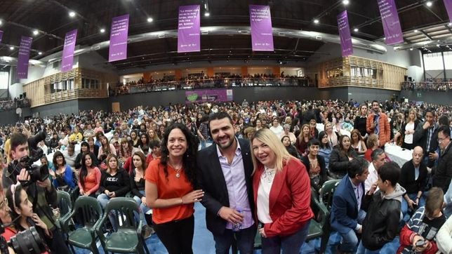 bertone y vuoto, juntos en un acto con mujeres en ushuaia