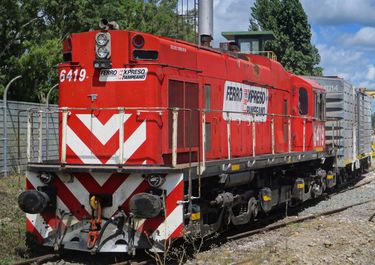 Javier Milei quiere que Paolo Rocca prorrogue la concesión de Ferroexpreso para que no vuelva al Estado