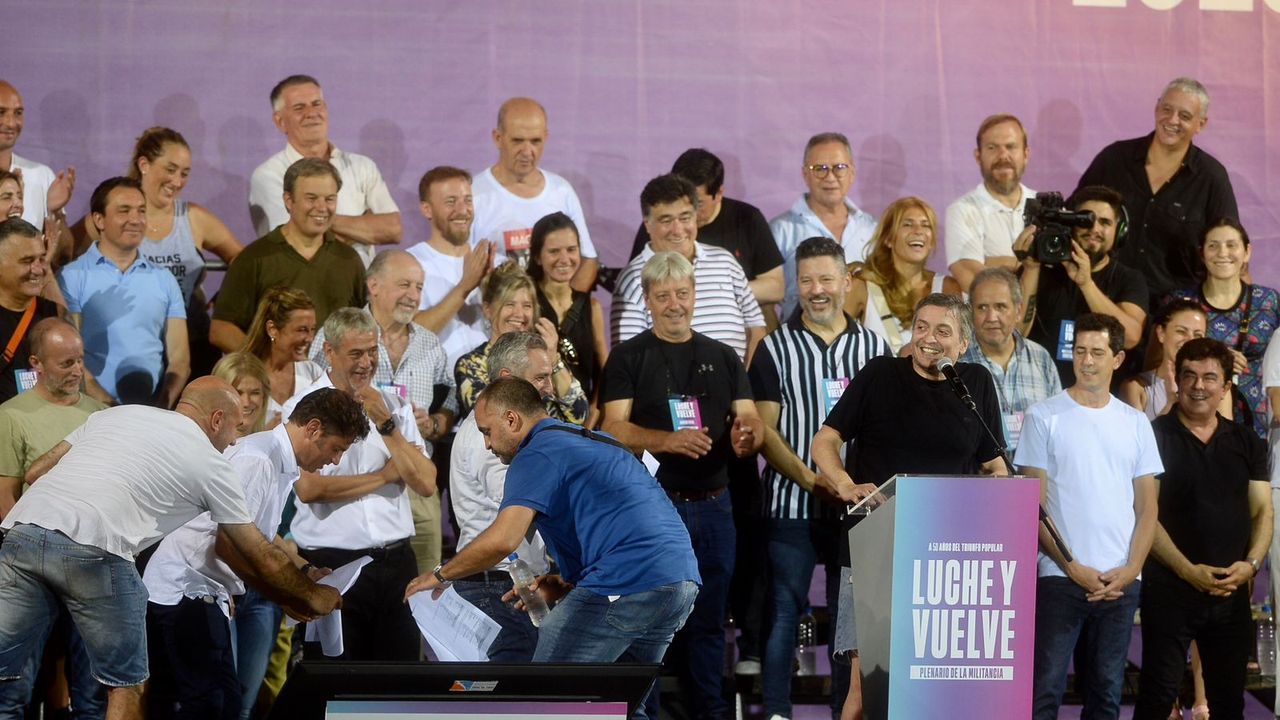 Kirchner, a Fernández: Algunos todavía dudan de abandonar aventuras personales