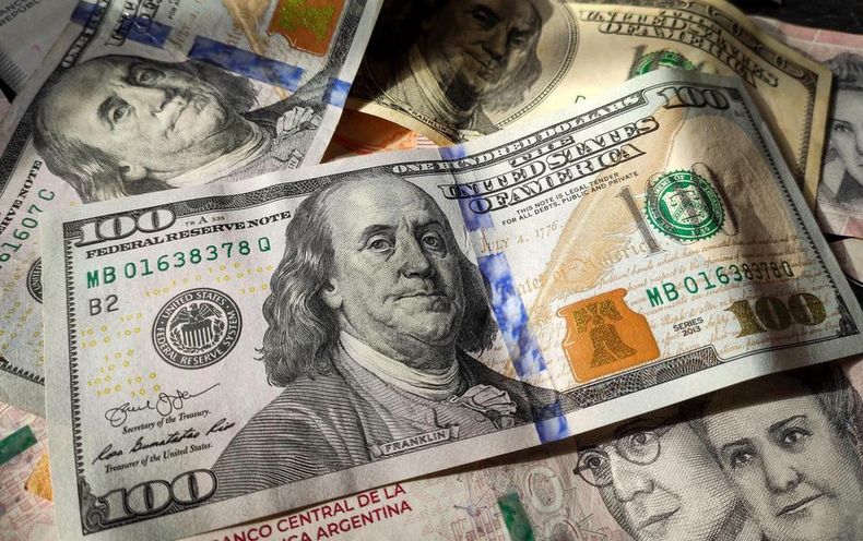 El dólar en la era de Toto Caputo