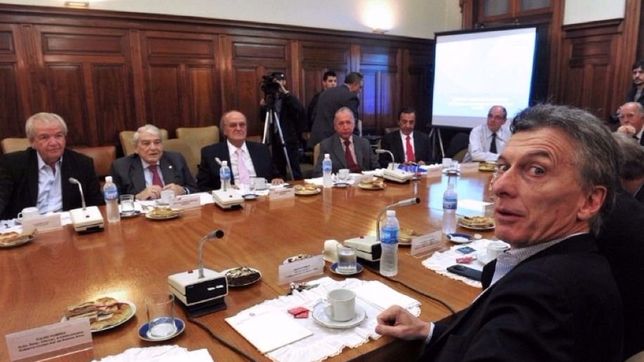 Letra P | UIA Macri CFK Caída Industria Producción Cabrera Febrero Enero