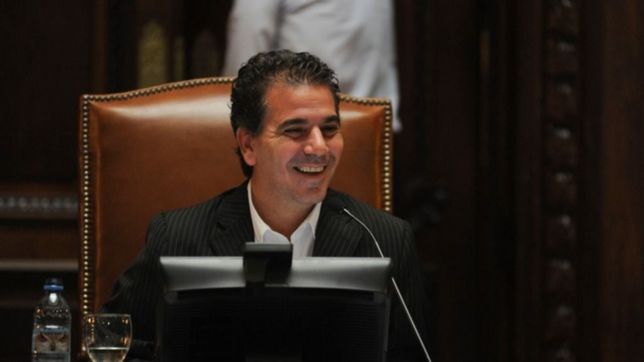 bronca con ritondo porque propuso una sesion en el cierre de campana