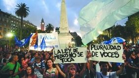 Convocan a una marcha en La Plata en defensa de las instituciones