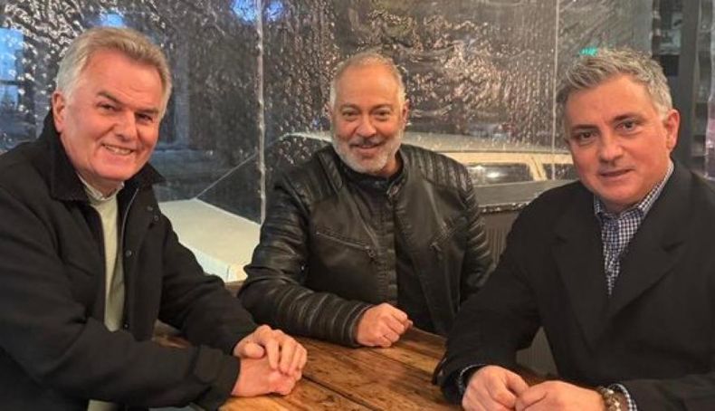 Sebastián Pareja junto a Oscar Liberman y Héctor Gay, candidatos de LLA en la Sexta sección 