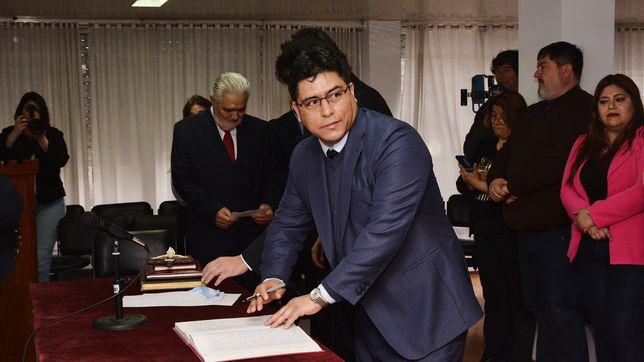 Santa Cruz: con la jura de los nuevos vocales del TSJ, Claudio Vidal tensiona con la Justicia y la oposición.