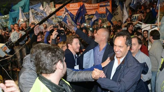 buzzi vuelve a mostrarse con scioli para mantener viva su ilusion