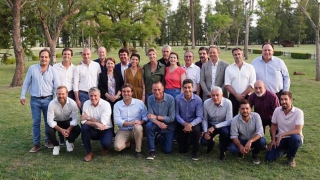 intendentes lanzan su liga con respaldo a cfk y reproches a kicillof