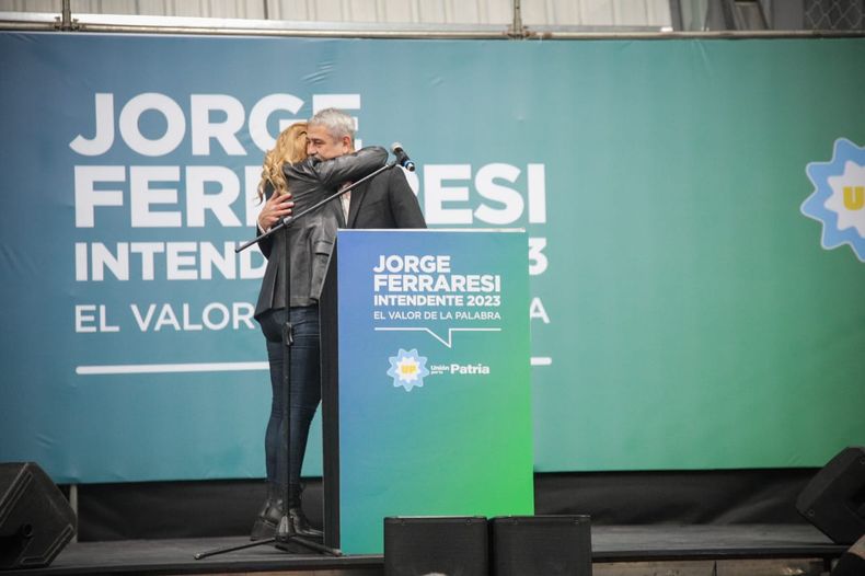 Cuestión de familia: Katopodis y Ferraresi se aseguran el primer lugar en la línea sucesoria en sus distritos