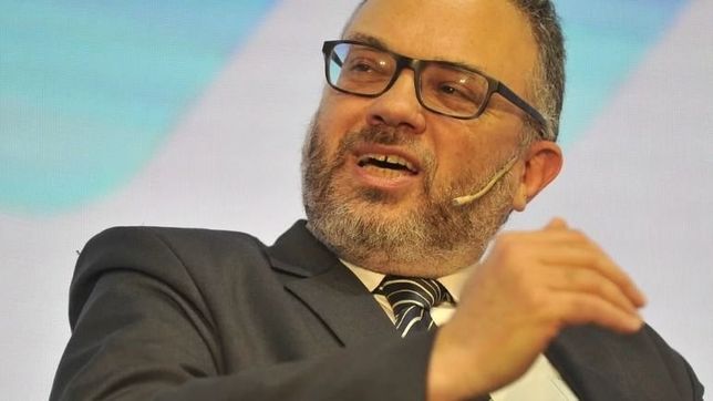 kulfas superstar: lanzo en clarin el plan de fernandez para la economia