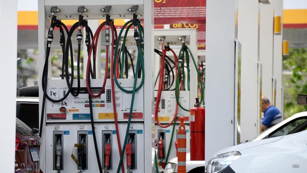 Estaciones de servicio con escasez de combustibles