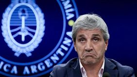 Toto Caputo, el dólar y las bandas cambiarias hasta octubre Toto Caputo, el dólar y las bandas cambiarias hasta octubre