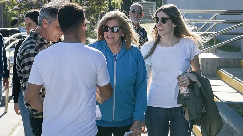 Minni junto a la intendenta Romero en una actividad durante un recorrida por la ciudad.