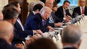 Donald Trump en una reunión con empresarios petroleros en la que se discutió el futuro de esa industria en Venezuela.