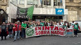Trabajadores resisten el plan de ajuste de Federico Sturzenegger en el INTA. Trabajadores resisten el plan de ajuste de Federico Sturzenegger en el INTA.