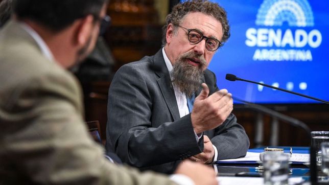 buscan regular la publicidad de google y facebook y que paguen impuestos