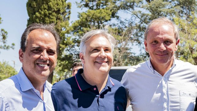 Juan Manuel Llamosas, Martín Llaryora y Guillermo de Rivas en la última visita del gobernador a Río Cuarto.