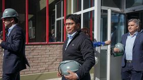 Claudio Vidal, el gobernador de Santa Cruz, durante la visita de los mandatarios de Provincias Unidas a Aluar, en Puerto Madryn.&nbsp;