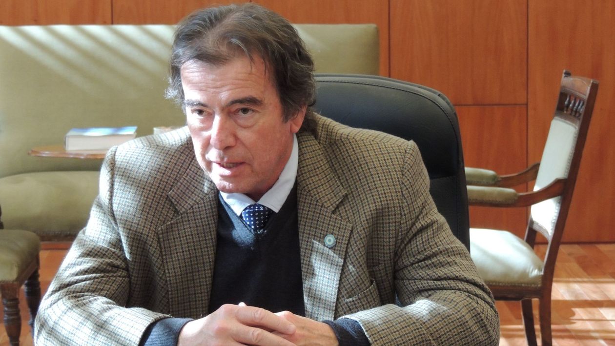 Emilio Castrillón, ex vocal del&nbsp;Superior Tribunal de Justicia de Entre Ríos, se anota para competir por la intendencia de La Paz.