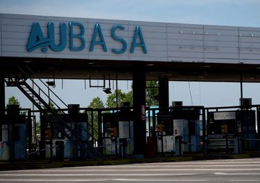 Axel Kicillof anotó a Aubasa para quedarse con la rutas que Javier Milei quiere privatizar