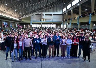 Días atrás, el socialismo se reunió en un locro multitudinario. Postura aunada con las leyes de seguridad.