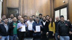 En el día de la ratificación del 15, aceiteros perforan el techo y sacan 19% de aumento